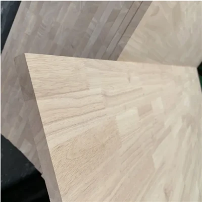Panneau de bois conjoint en caoutchouc